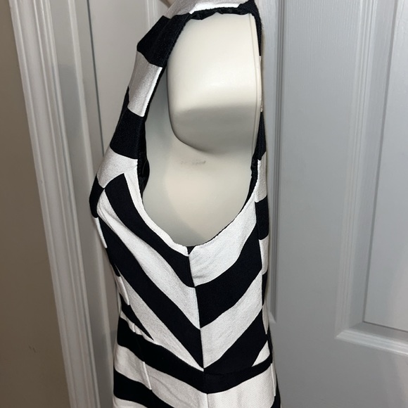 Miss Selfidge Sleeveless Dress with Pockets. Black and White Striped. Size 4. - Picture 5 of 12